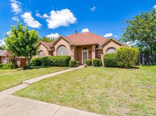 1206 Paul Dr, Cedar Hill, TX 75104
