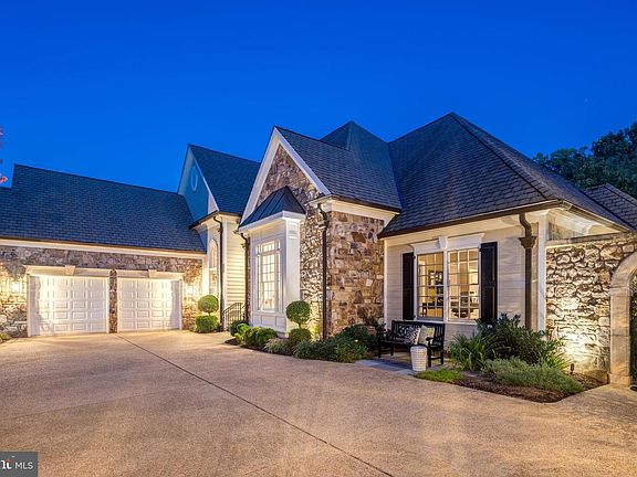 3rd image of 6601 Malta Ln