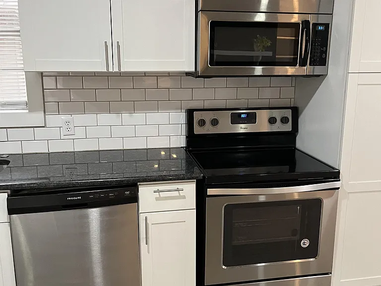 2306 NE Village Dr — Photo 8