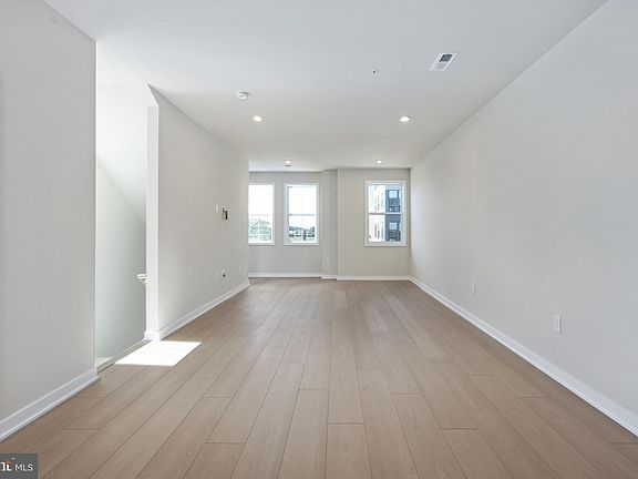 4th image of 14429 Glen Manor Dr