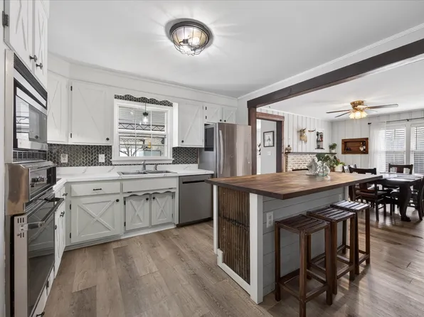 3212 Marthas Chapel Rd, Cunningham, TN 37052