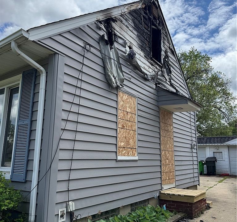 2nd image of 13402 Shady Oak Blvd
