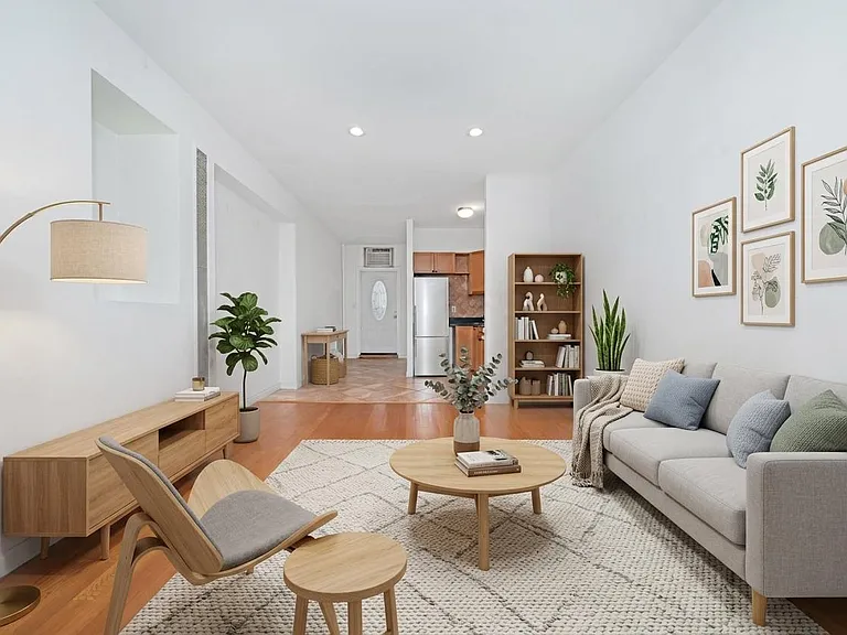 221 E 58th St #2W — Photo 1