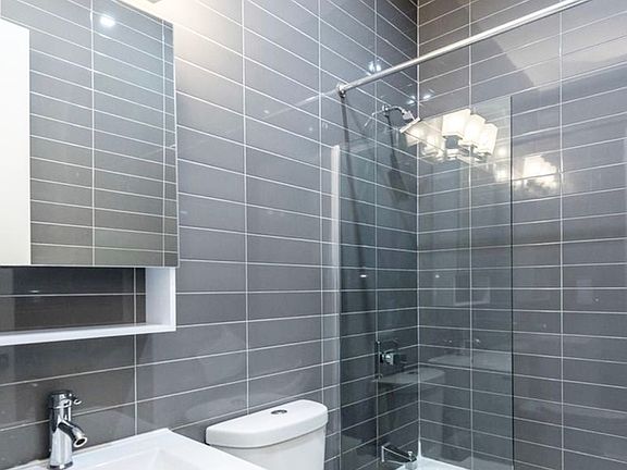 4th image of 719 Henry St APT 2R