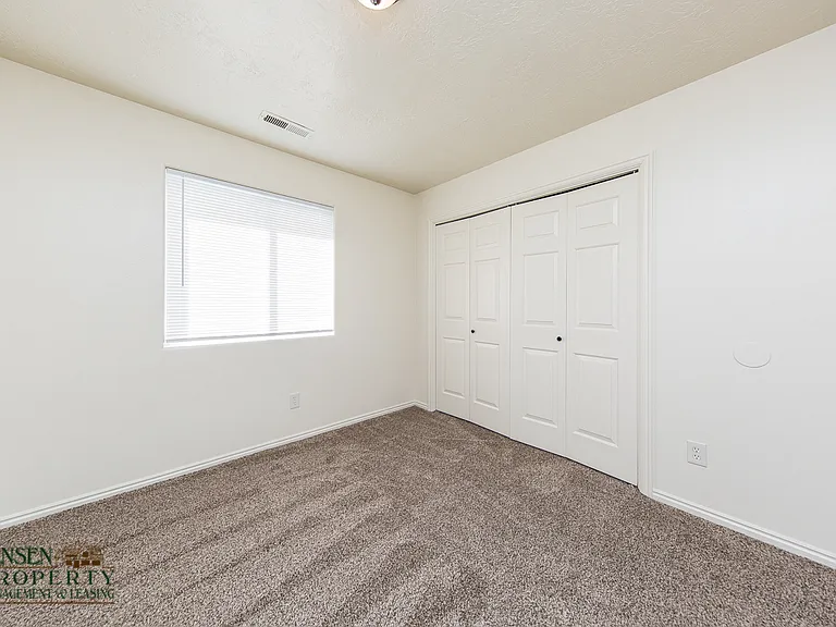 1042 N 1340 West Cir #2 — Photo 8