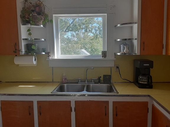 3rd image of 33207 Main St