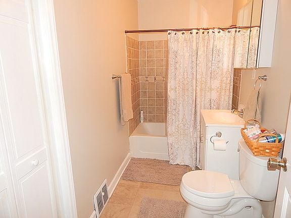 4th image of 5611 4th St