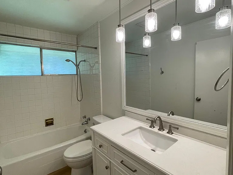2102 Emerson St — Photo 11