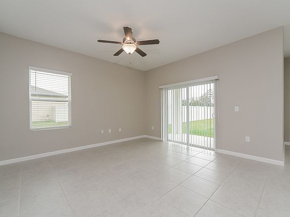 3rd image of 348 Kenilworth Dr