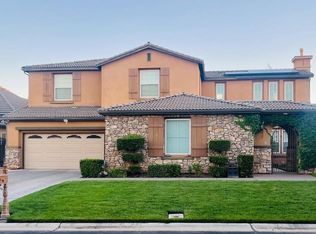 10591 E Biscayne Ct, Clovis, CA 93619