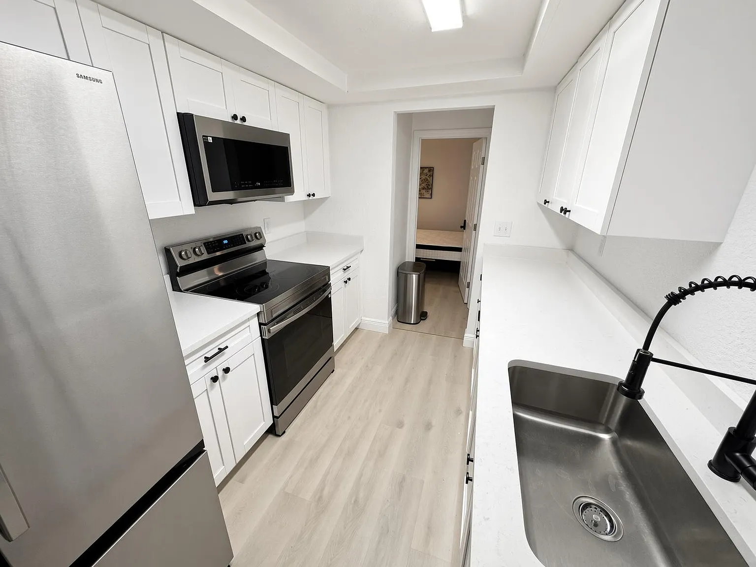 4 bed, 4.0 bath, 3000 sqft, $936 — Photo 4