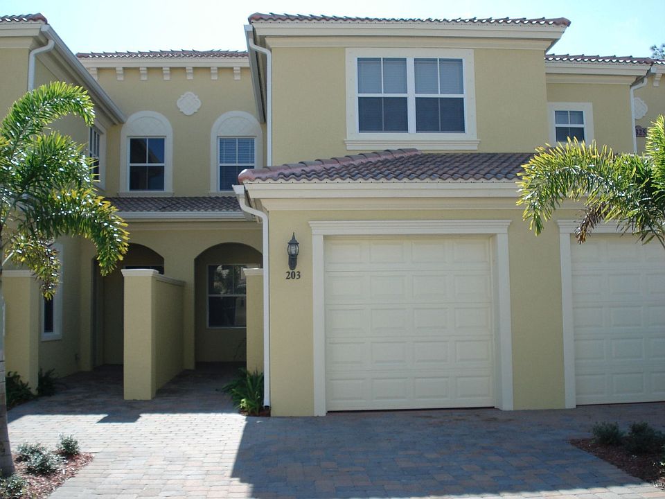 Second Story Condo with 1 Car Garage