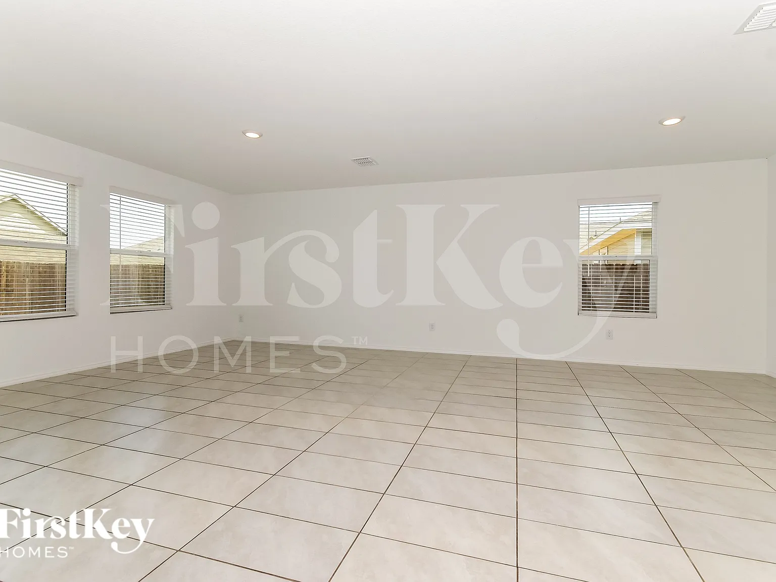4 bed, 2.0 bath, 1627 sqft, $2,035 — Photo 2