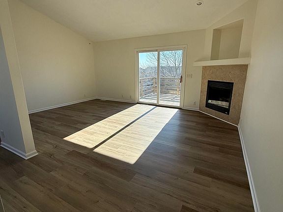 5th image of 18035 Josephine St