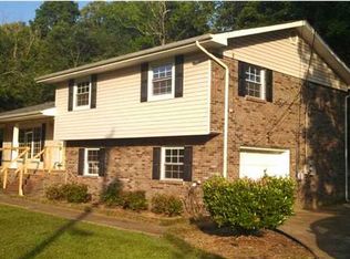8267 Oxford Dr, Hixson, TN 37343