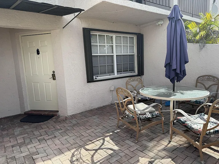 5937 SW 36th Ct #7 — Photo 2