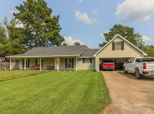 3314 5th St N, Columbus, MS 39705