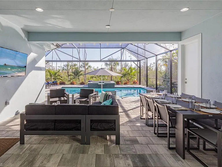 8982 Gustavia Ct — Photo 6