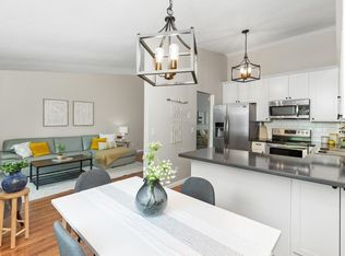 147 W Eagle Lake Dr, Maple Grove, MN 55369