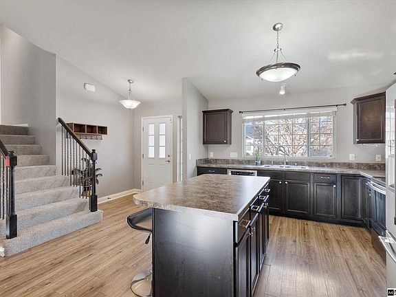 4th image of 18707 Birchwood Ave