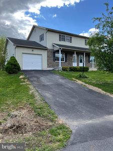 5 Holly Ct, Shippensburg, PA, 17257