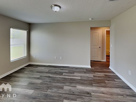 2nd image of 320 Daffodil Ln