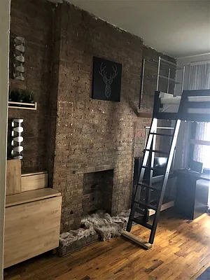 Rented by United Realty Equities | media 18