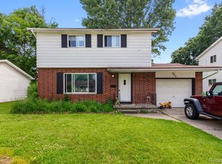 927 Piper Dr, Saginaw, MI 48604