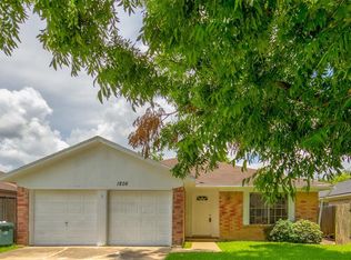 1806 Chickadee Dr, League City, TX 77573