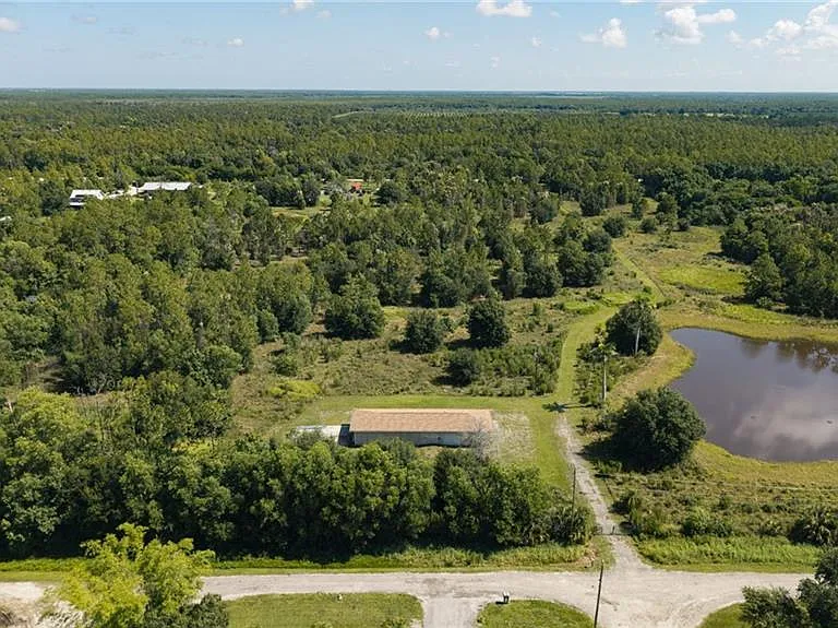 828 Sanctuary Rd — Photo 44