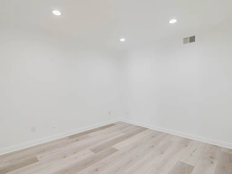 333 Burchett St #111 — Photo 6