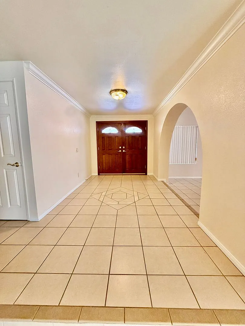 Beautiful Newbury Park Home — Photo 2