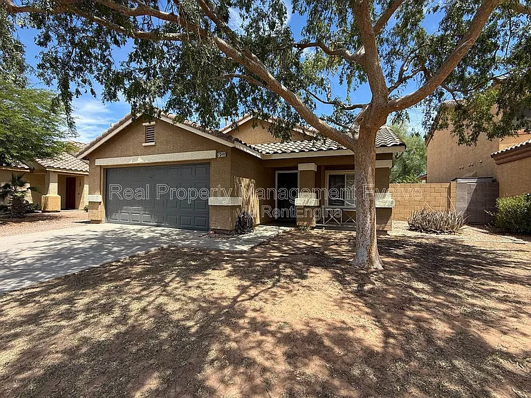 2340 E Derringer Way — Photo 2