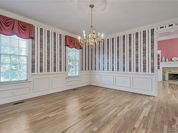 3rd image of 10880 Millington Ln