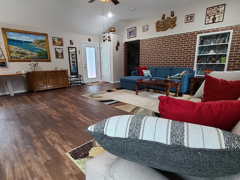 701 W Cherokee St — Photo 21