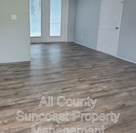 2nd image of 208 NE Rowena St