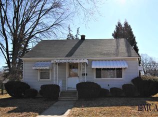 1402 Riverview Ave, Monroe, MI 48162