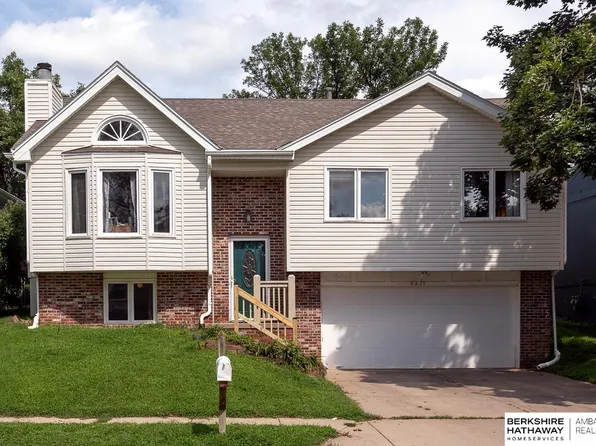 6331 N 115th Avenue Cir, Omaha, NE 68164