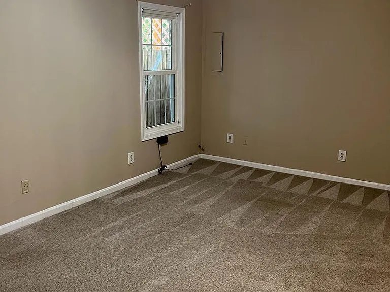 8565 Enochs Dr — Photo 14