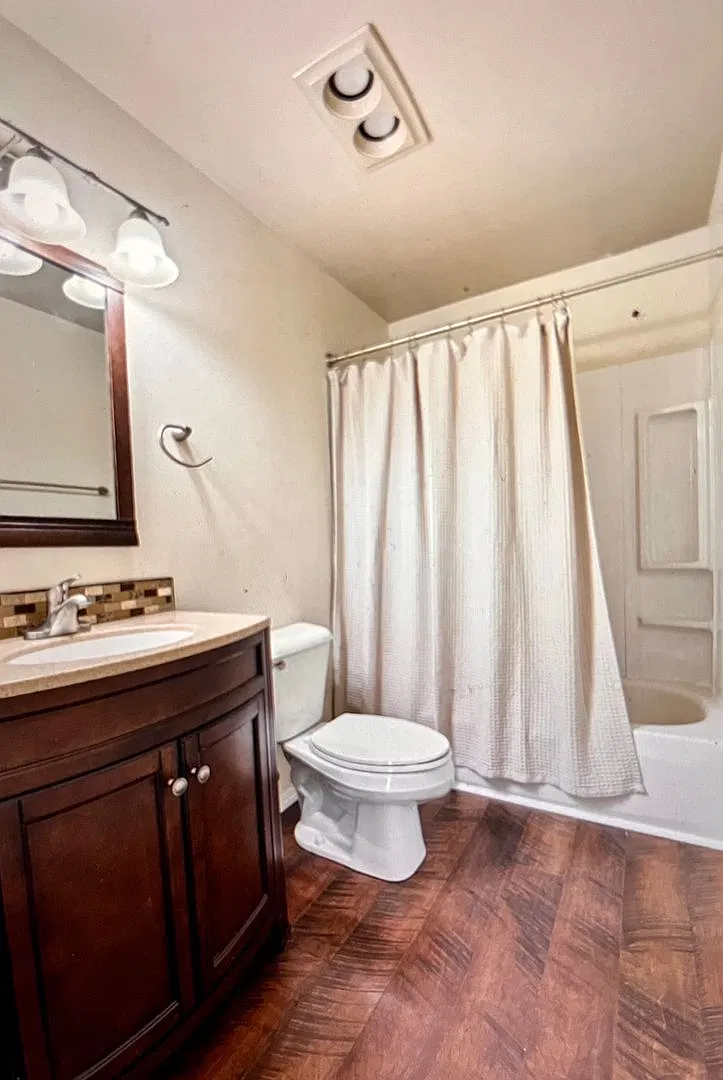 Newly Renovated 2 Bedroom, 2 Bath Home in Sought-After Central Point Neighborhood! — Photo 2