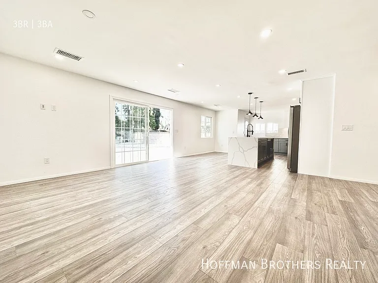6243 Platt Ave — Photo 7