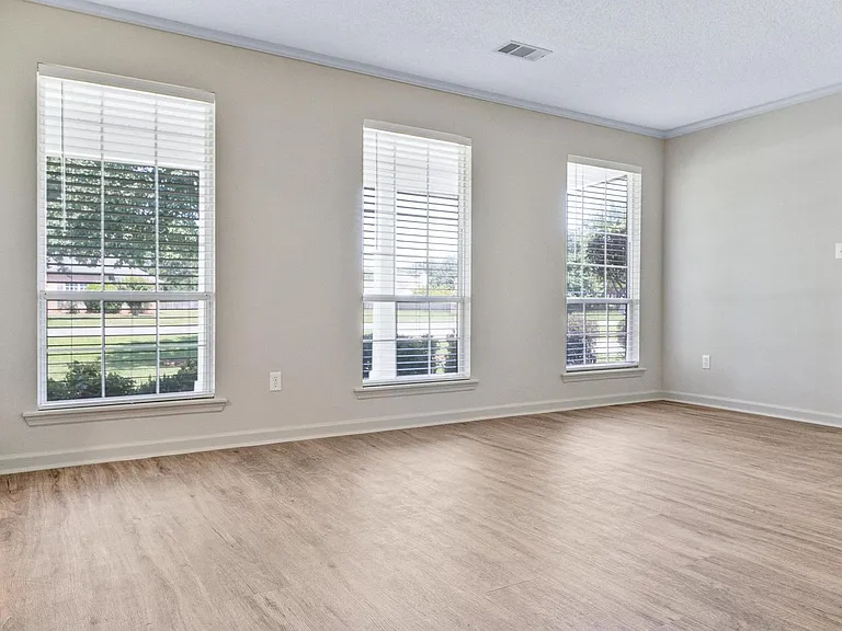 106 N Hiley Ct — Photo 17