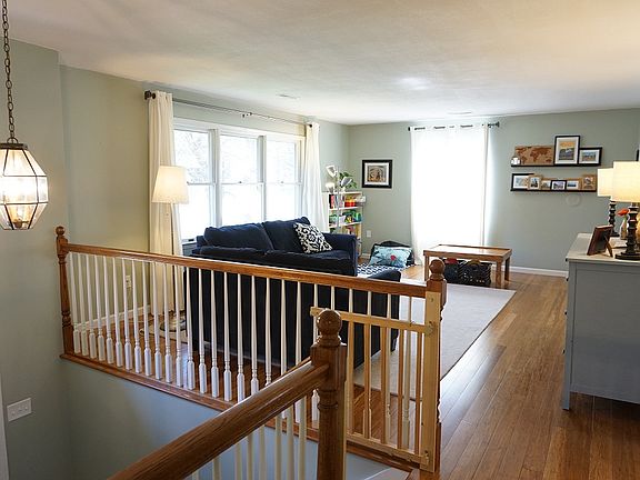 4th image of 409 Patrick Henry Dr