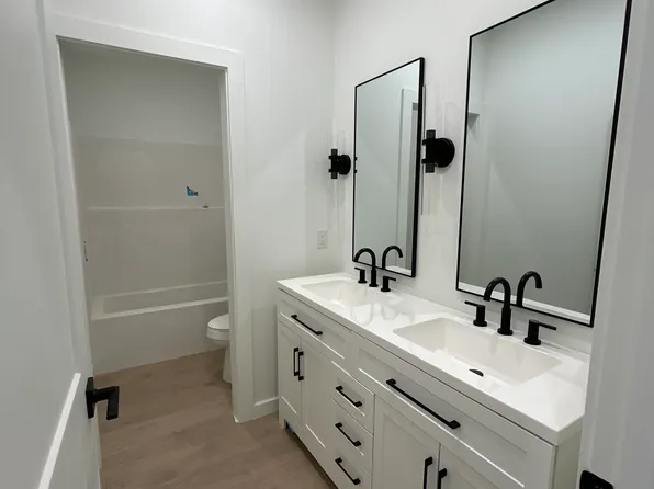 115 Union Chapel Rd #117, Weaverville, NC 28787