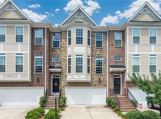 7838 Springs Village Ln, Charlotte, NC 28226