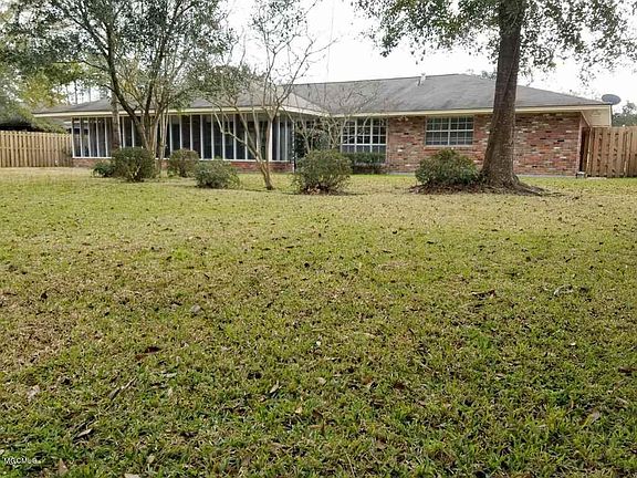2nd image of 729 Parkwood Dr