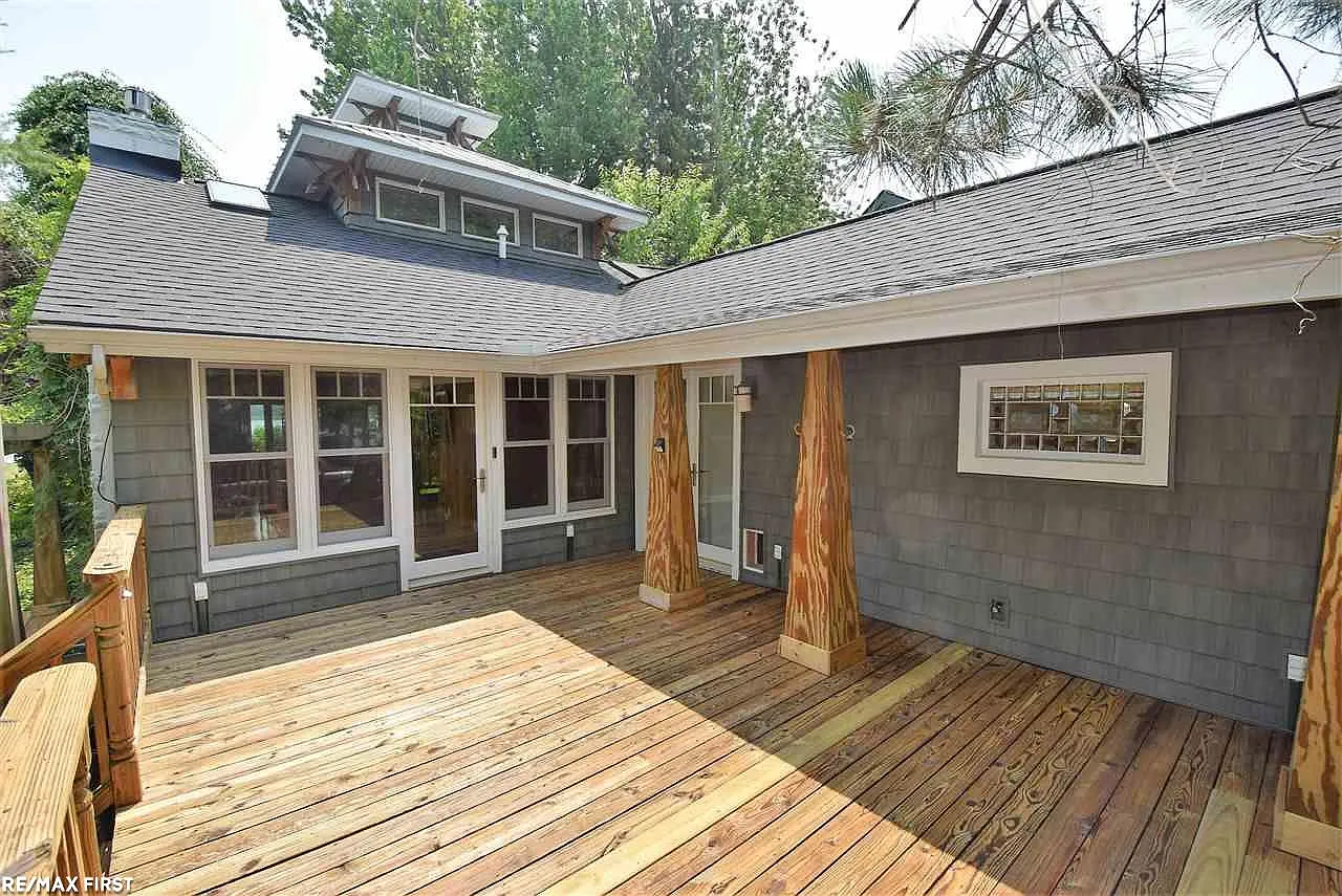 3312 S Channel Dr photo 1
