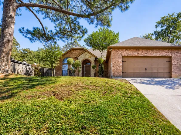 1104 Irwin Dr, Hurst, TX 76053