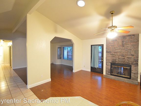 3rd image of 5018 Briarglen Ct