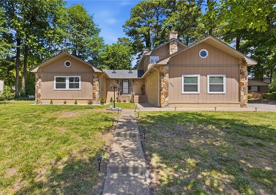 1st image of 1520 Carson Cres E